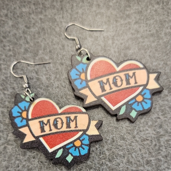 Fashion Jewelry Jewelry - Heart and Flower 'Mom' Earrings